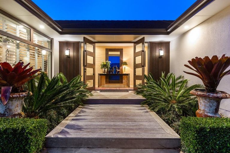 Photo of property in 1 Tupare Place, Highlands Park, New Plymouth, 4312