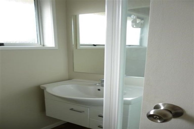 Photo of property in 119 Riverpark Crescent, Henderson, Auckland, 0610