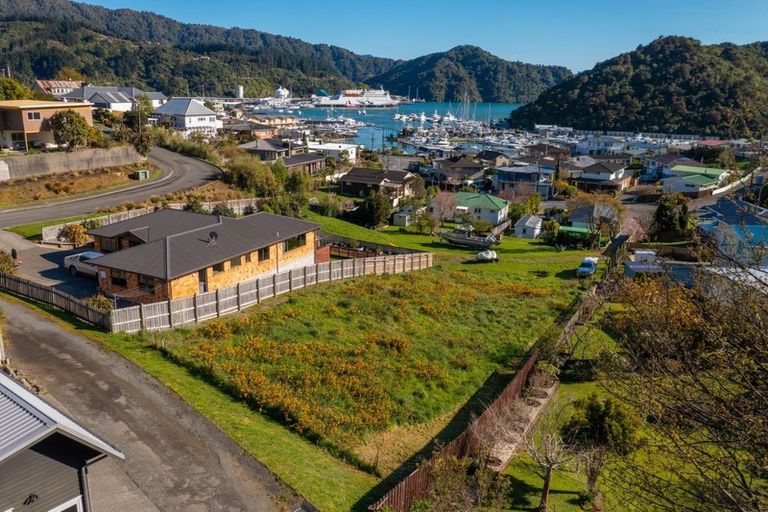 Photo of property in 12a Russell Street, Picton, 7220