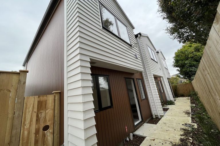 Photo of property in 6/31 Reid Road, New Lynn, Auckland, 0600