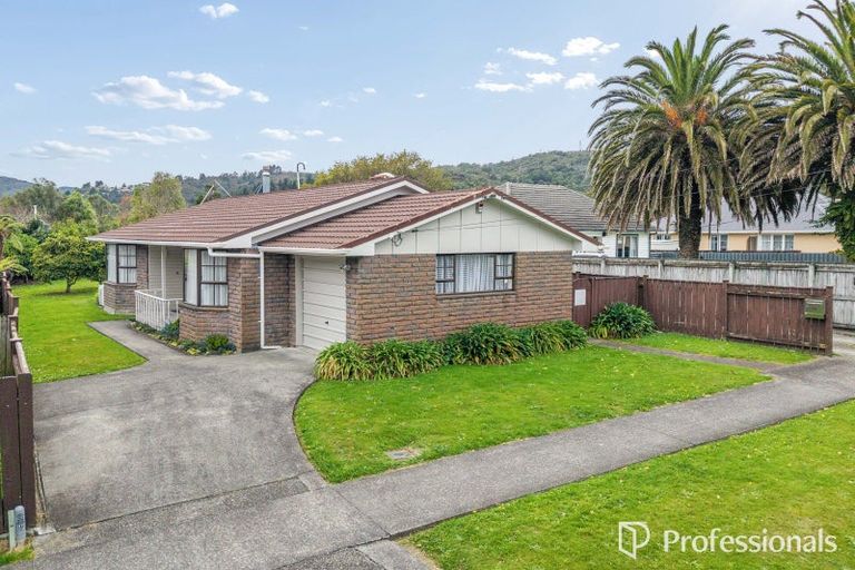 Photo of property in 14 Rawhiti Street, Stokes Valley, Lower Hutt, 5019