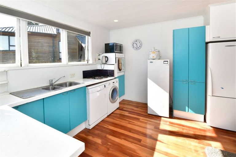 Photo of property in 4a Kathy Terrace, Stanmore Bay, Whangaparaoa, 0932