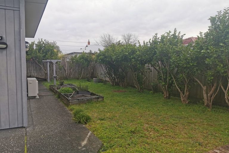 Photo of property in 32a Miro Street, New Lynn, Auckland, 0600