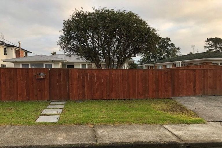 Photo of property in 15 Dakota Avenue, Beach Haven, Auckland, 0626