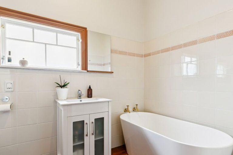 Photo of property in 3 Ninian Street, Highbury, Wellington, 6012