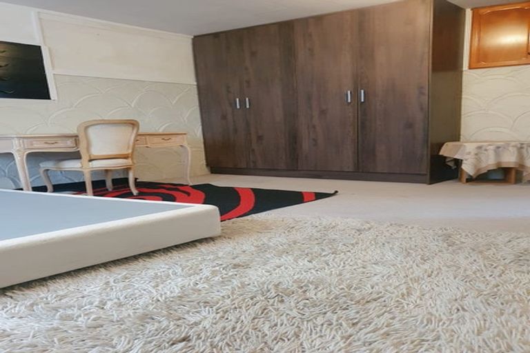 Photo of property in 208 Don Buck Road, Massey, Auckland, 0614