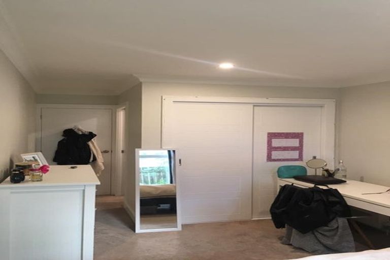 Photo of property in 87b Kelburn Parade, Kelburn, Wellington, 6012