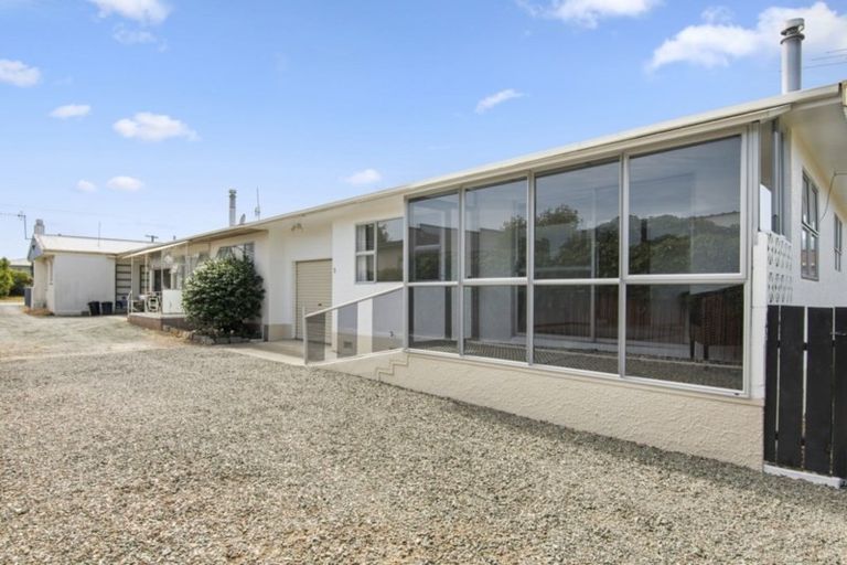 Photo of property in 2/103 Parkers Road, Tahunanui, Nelson, 7011