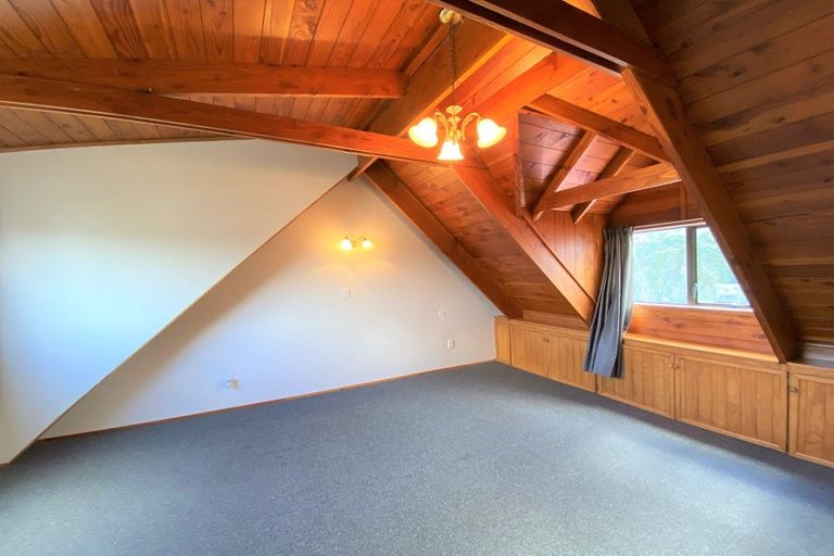 Photo of property in 5 Harrington Road, Henderson, Auckland, 0610