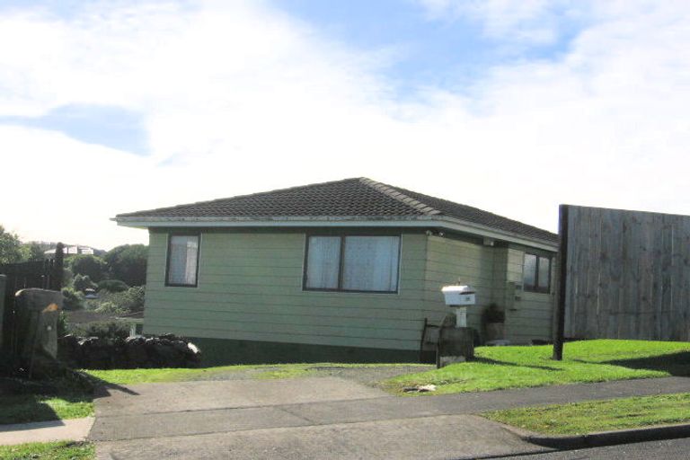 Photo of property in 28 Banyan Drive, Totara Heights, Auckland, 2105
