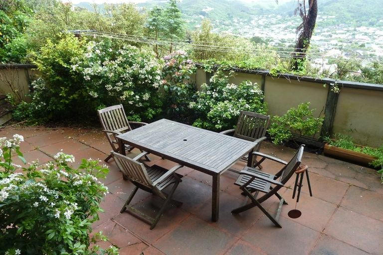 Photo of property in 6 Shotter Street, Karori, Wellington, 6012