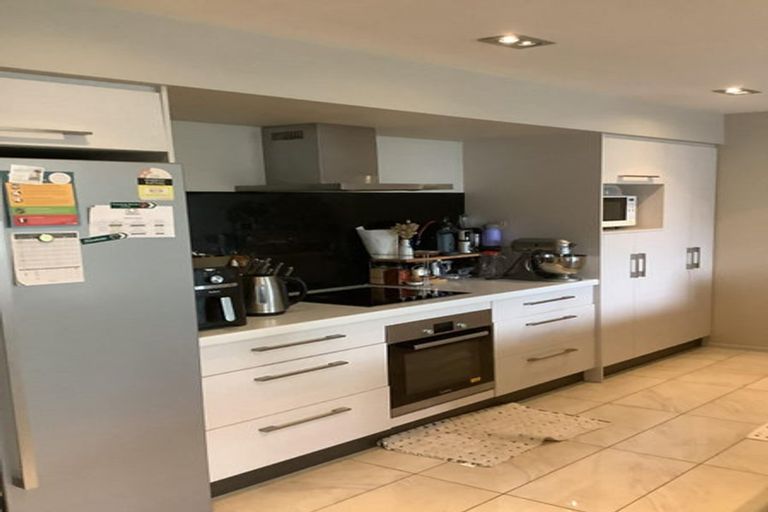 Photo of property in 3b The Oval, Hillmorton, Christchurch, 8024