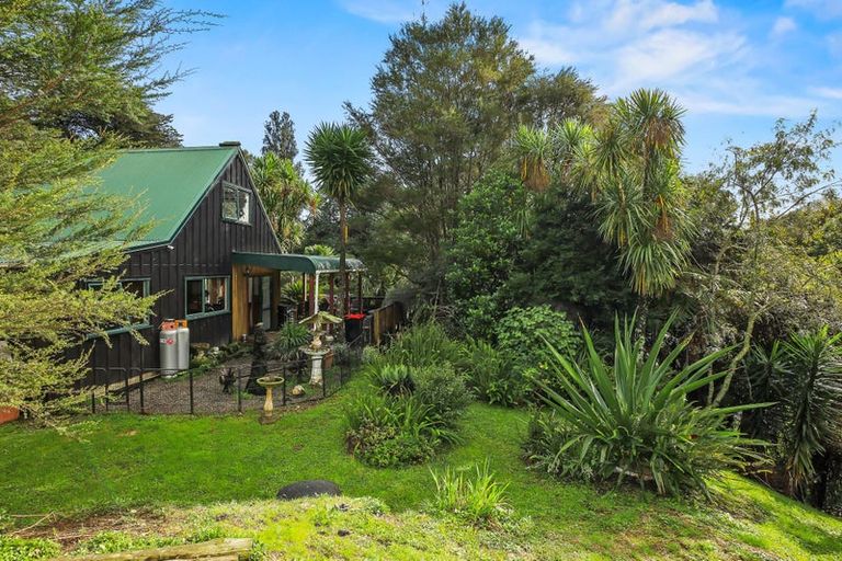 Photo of property in 50 Crown Hill Road, Paeroa, 3674