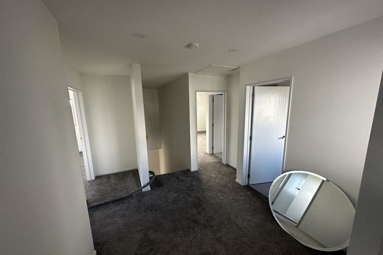 Photo of property in 6 Nagra Lane, Papakura, 2110