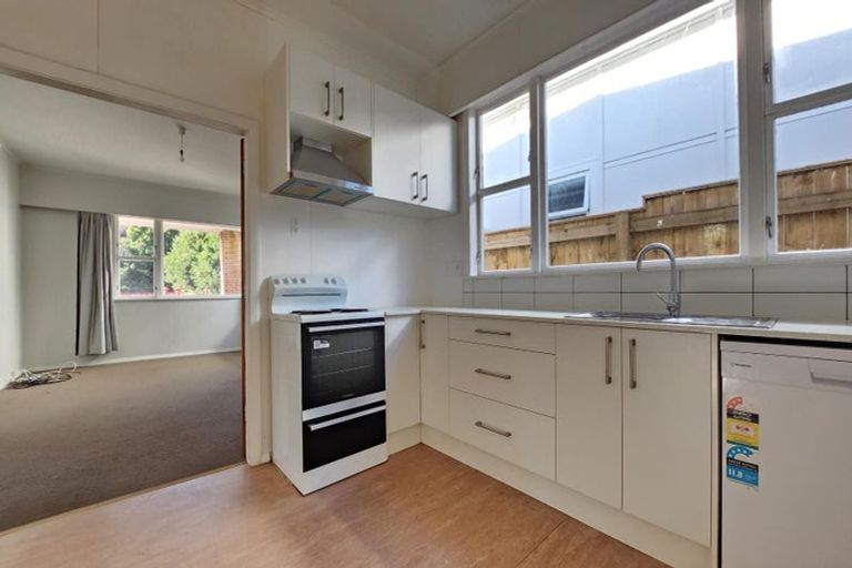 Photo of property in 5a Randwick Road, Northland, Wellington, 6012