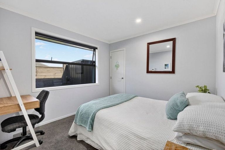 Photo of property in 14 Webber Street, Cambridge, 3434