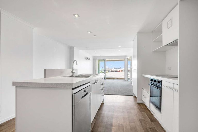 Photo of property in 215/332 Maunganui Road, Mount Maunganui, 3116