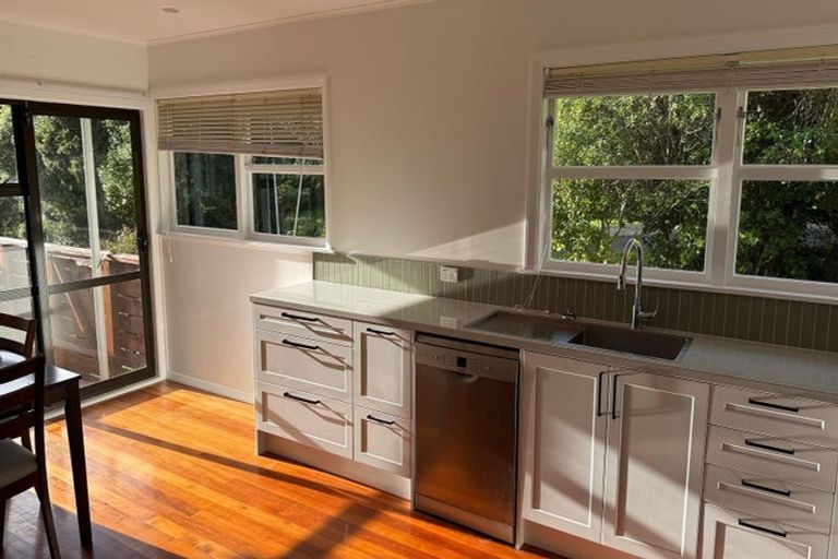 Photo of property in 60 Chester Road, Tawa, Wellington, 5028