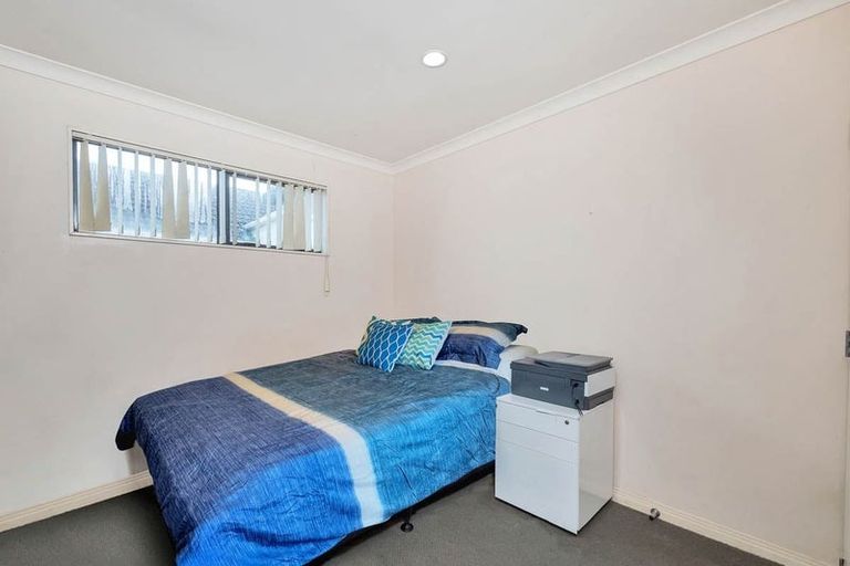 Photo of property in 35 English Oak Drive, Schnapper Rock, Auckland, 0632