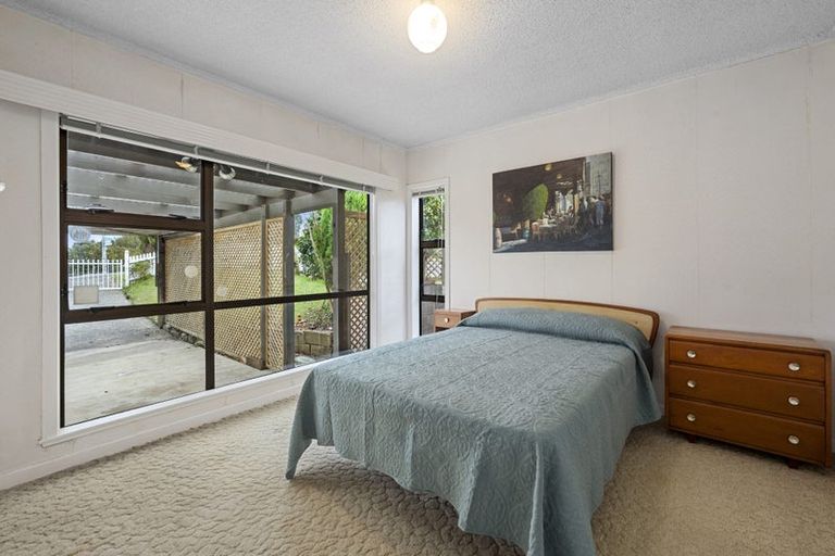 Photo of property in 1/3 Hall Road, Glenfield, Auckland, 0629