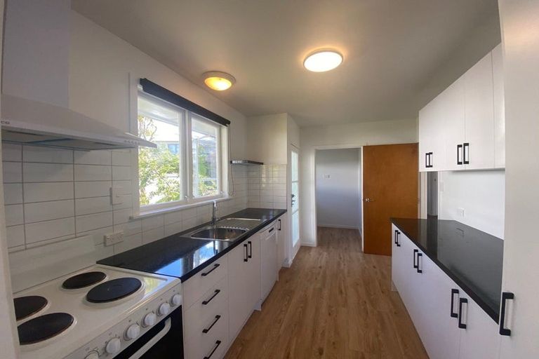 Photo of property in 8 Silver Birch Rise, Henderson, Auckland, 0612