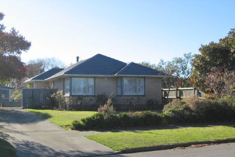 Photo of property in 30 Warren Crescent, Hillmorton, Christchurch, 8025
