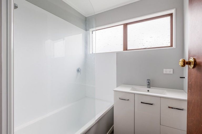 Photo of property in 6 Jarrett Court, Roslyn, Palmerston North, 4414