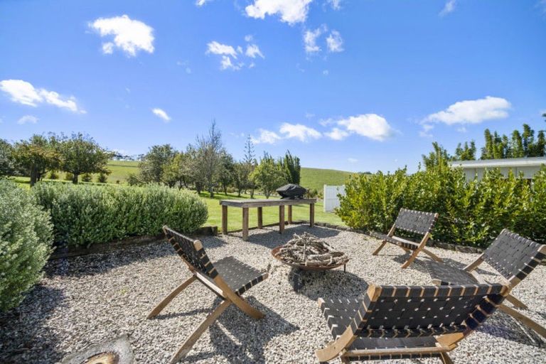Photo of property in 105 Tongue Farm Road, Matakana, 0985