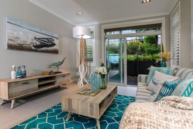 Photo of property in 15 Landmark Terrace, Orewa, 0931