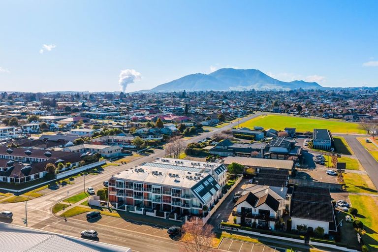 Photo of property in 101 On Roberts, 2/101 Roberts Street, Taupo, 3330
