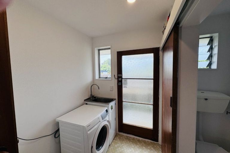 Photo of property in 2/290 Avonhead Road, Avonhead, Christchurch, 8042