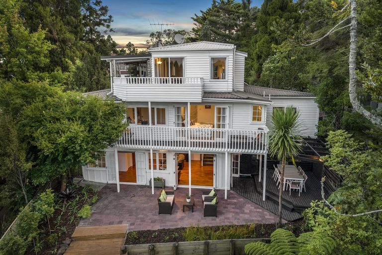 Photo of property in 221 Godley Road, Titirangi, Auckland, 0604