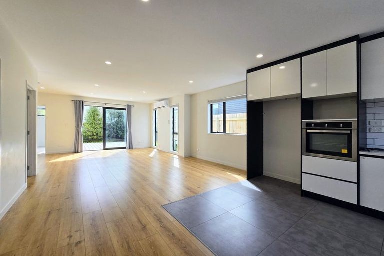 Photo of property in 7b Gulf Crest, Bucklands Beach, Auckland, 2012