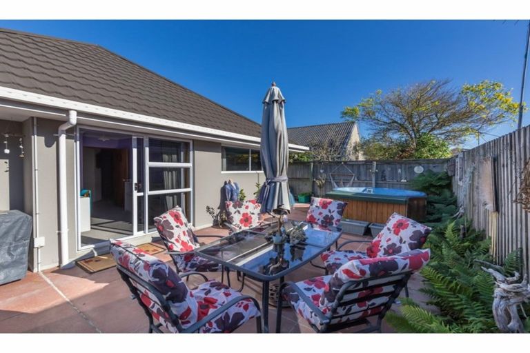 Photo of property in 125 Winters Road, Mairehau, Christchurch, 8052