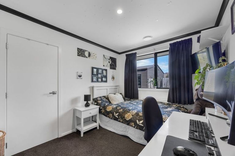 Photo of property in 10 Jack Young Place, Albert Town, Wanaka, 9305