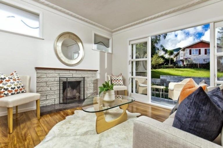 Photo of property in 20 Crompton Road, Massey, Auckland, 0614