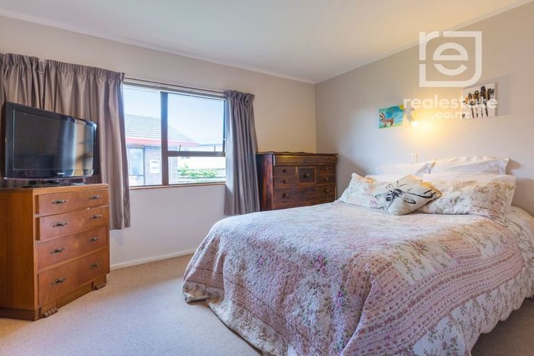 Photo of property in 1/52 Edgewater Parade, Waiuku, 2123