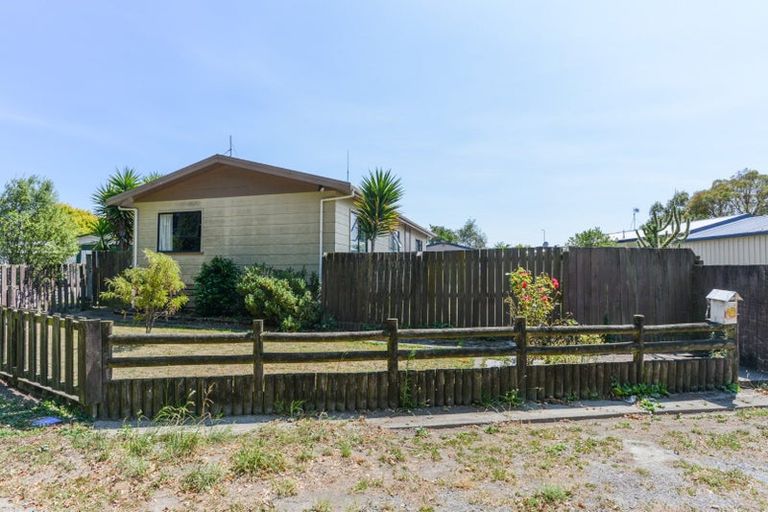 Photo of property in 16 Redwood Drive, Waipukurau, 4200