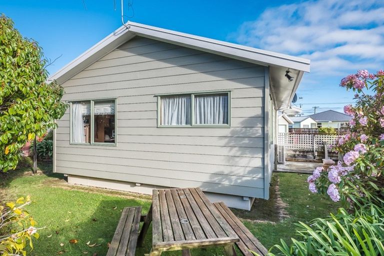 Photo of property in 37 Parata Street, Waikanae, 5036