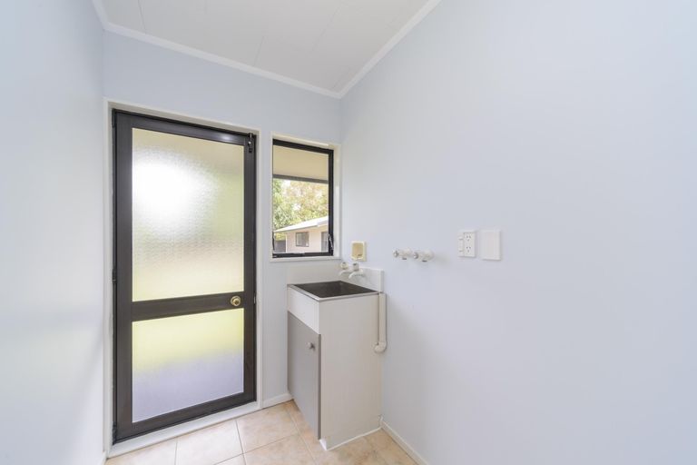Photo of property in 73 Hillcrest Drive, Kelvin Grove, Palmerston North, 4414