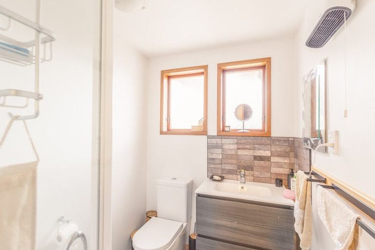 Photo of property in 95 Dunns Avenue, The Pines Beach, 7630