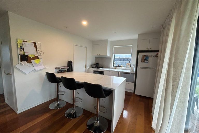 Photo of property in 16 Tomtit Crescent, Lake Hawea, 9382