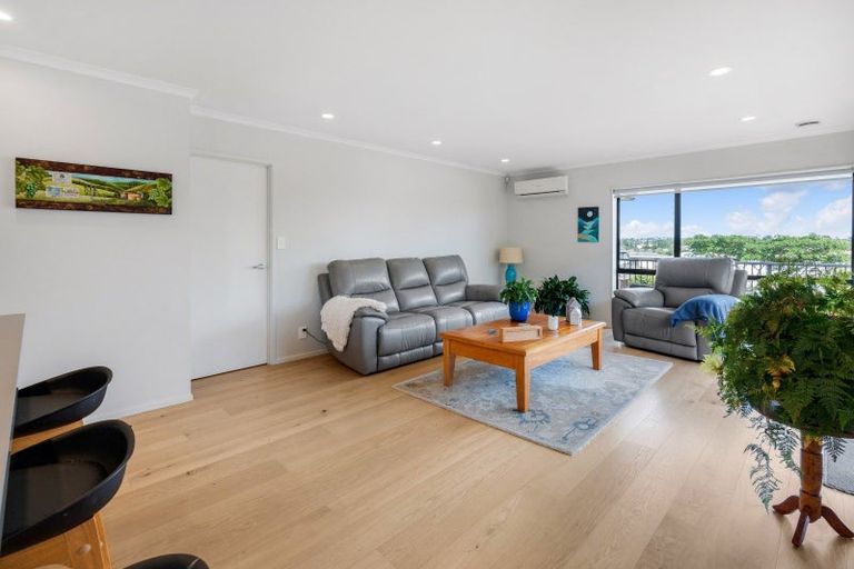 Photo of property in 1/56 Aberfeldy Avenue, Highland Park, Auckland, 2010
