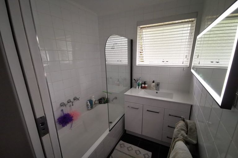 Photo of property in 29 Onedin Place, Titirangi, Auckland, 0604