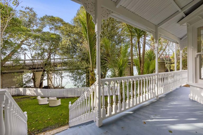 Photo of property in 25 Princes Street, Northcote Point, Auckland, 0627