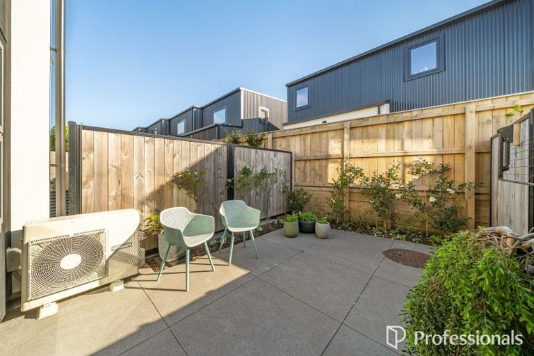 Photo of property in 11/489 Riverside Drive, Fairfield, Lower Hutt, 5011