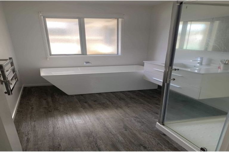 Photo of property in 27 Handley Crescent, Wigram, Christchurch, 8042