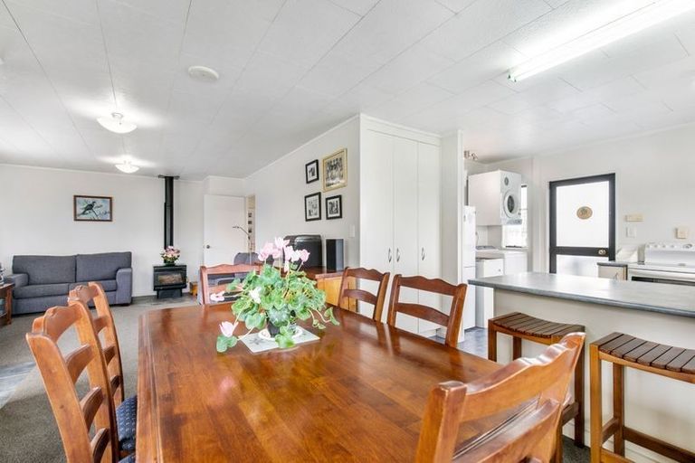 Photo of property in 2/23 Bernina Place, Weymouth, Auckland, 2103