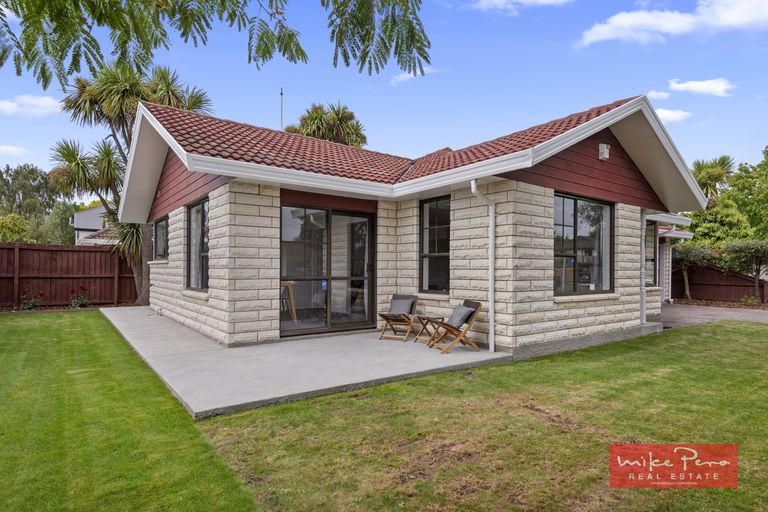 Photo of property in 34 Solomon Avenue, Redwood, Christchurch, 8051