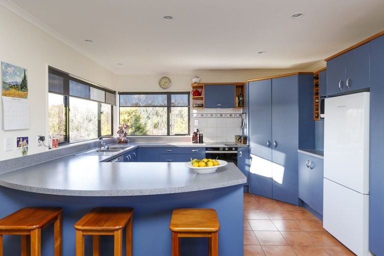 Photo of property in 15 Greenwood Place, Fitzherbert, Palmerston North, 4410